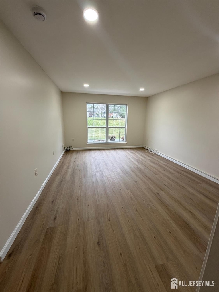 32 Columbus Drive - Photo 16
