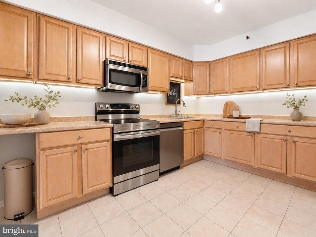 3713 S George Mason Drive - Photo 6