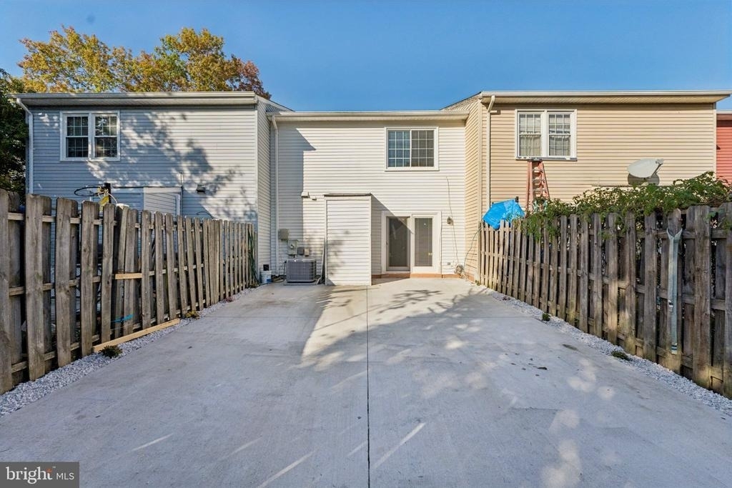 7921 Timarand Court - Photo 34