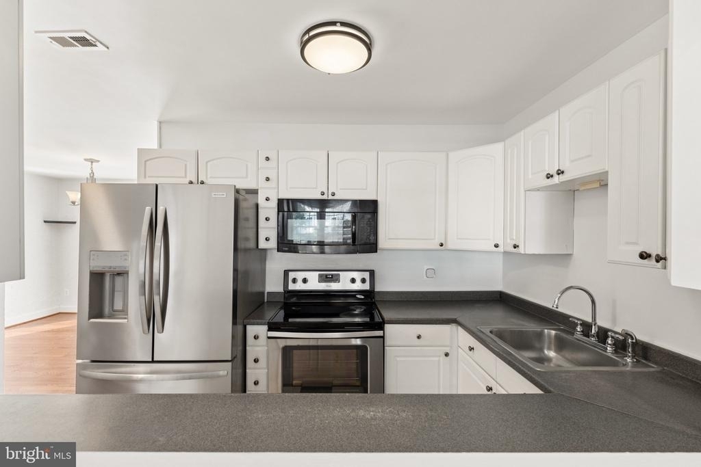 7921 Timarand Court - Photo 15