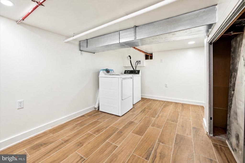 109 W Thompson Street - Photo 12