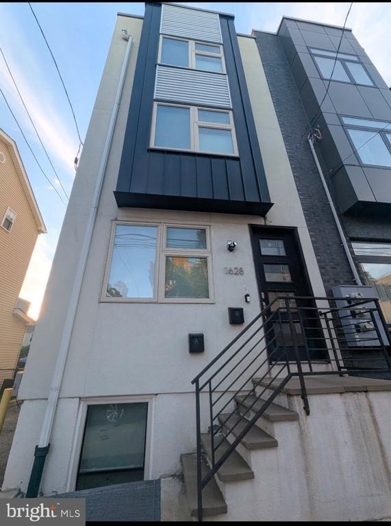 1628 N Marshall Street - Photo 0