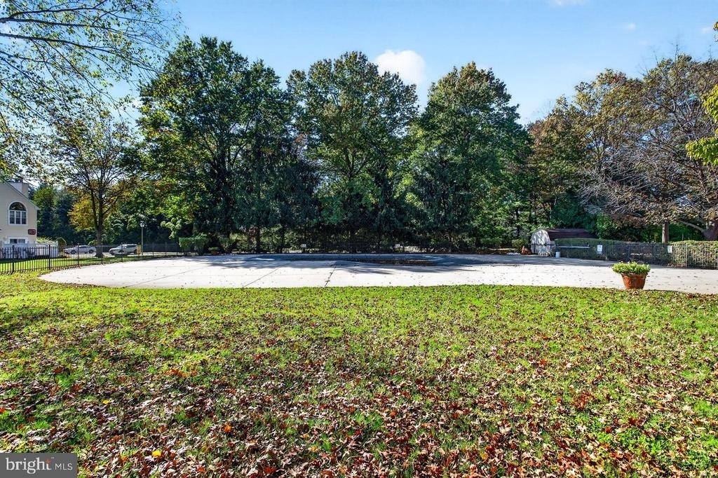 18 Dennis Court - Photo 32
