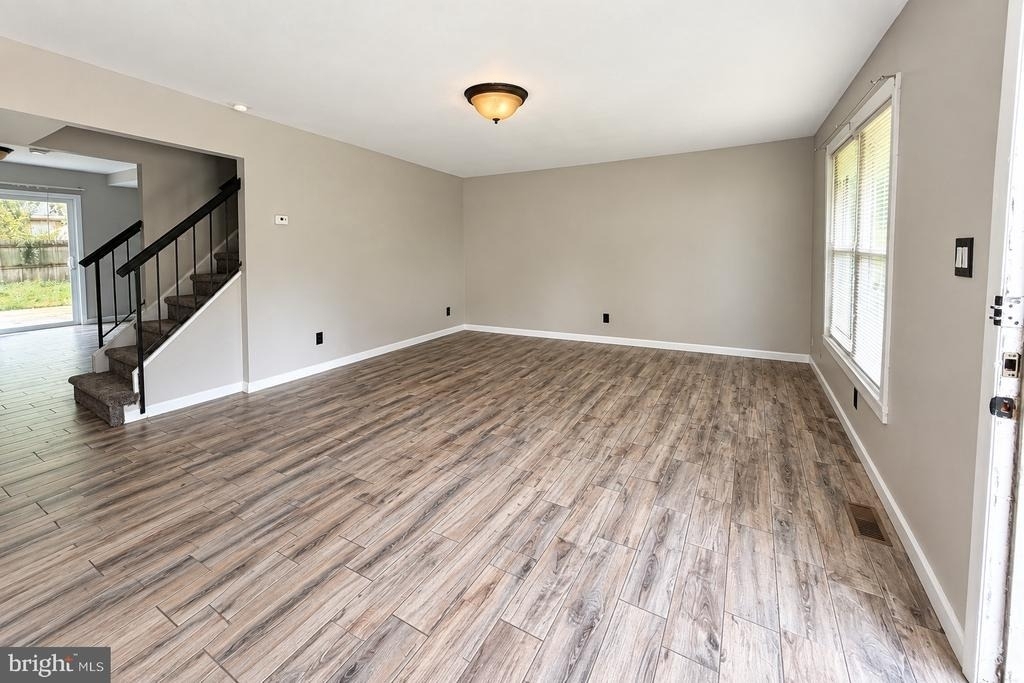 7 Madeley Court - Photo 1