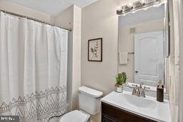 8931 Town Center Circle - Photo 14
