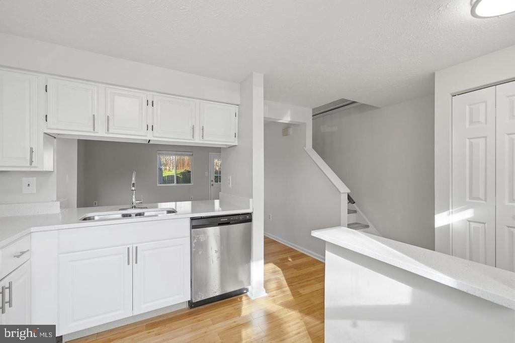 18916 Port Haven Place - Photo 8