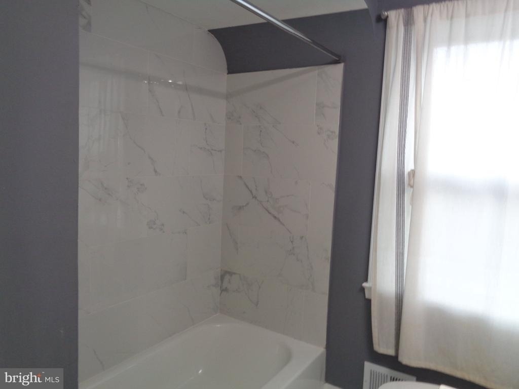 7607 Daniels Avenue - Photo 18
