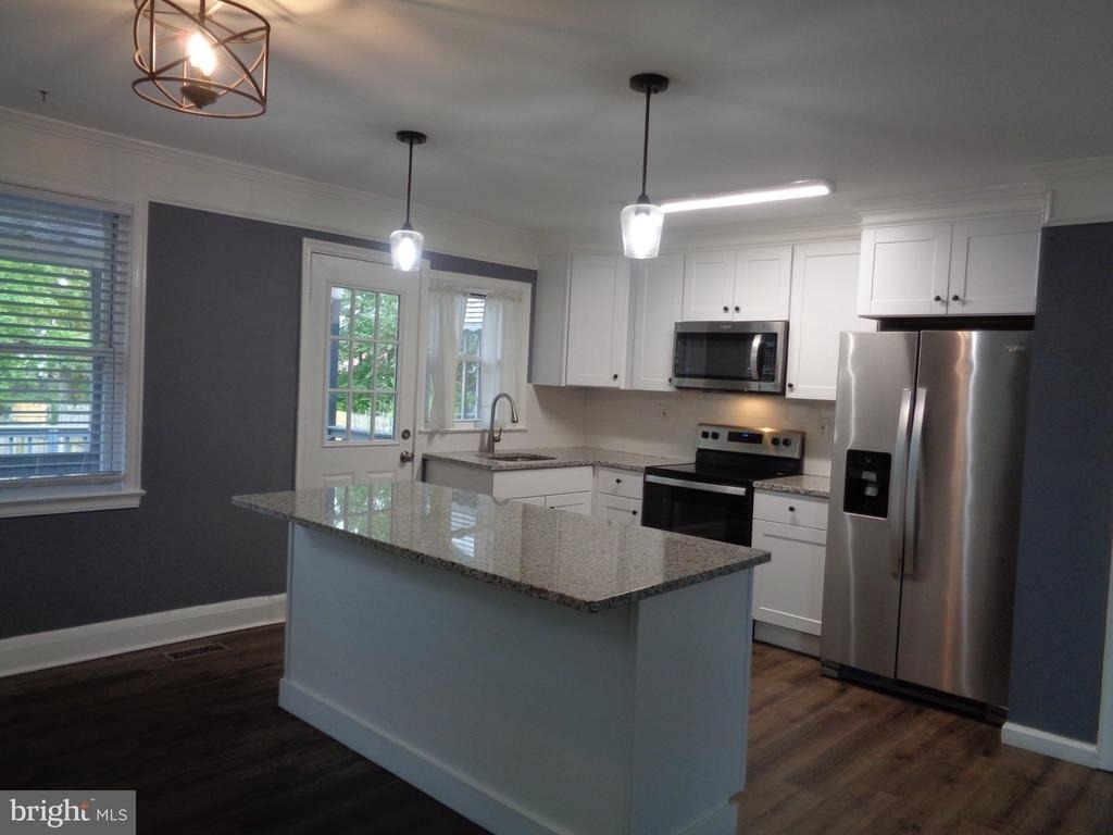 7607 Daniels Avenue - Photo 3