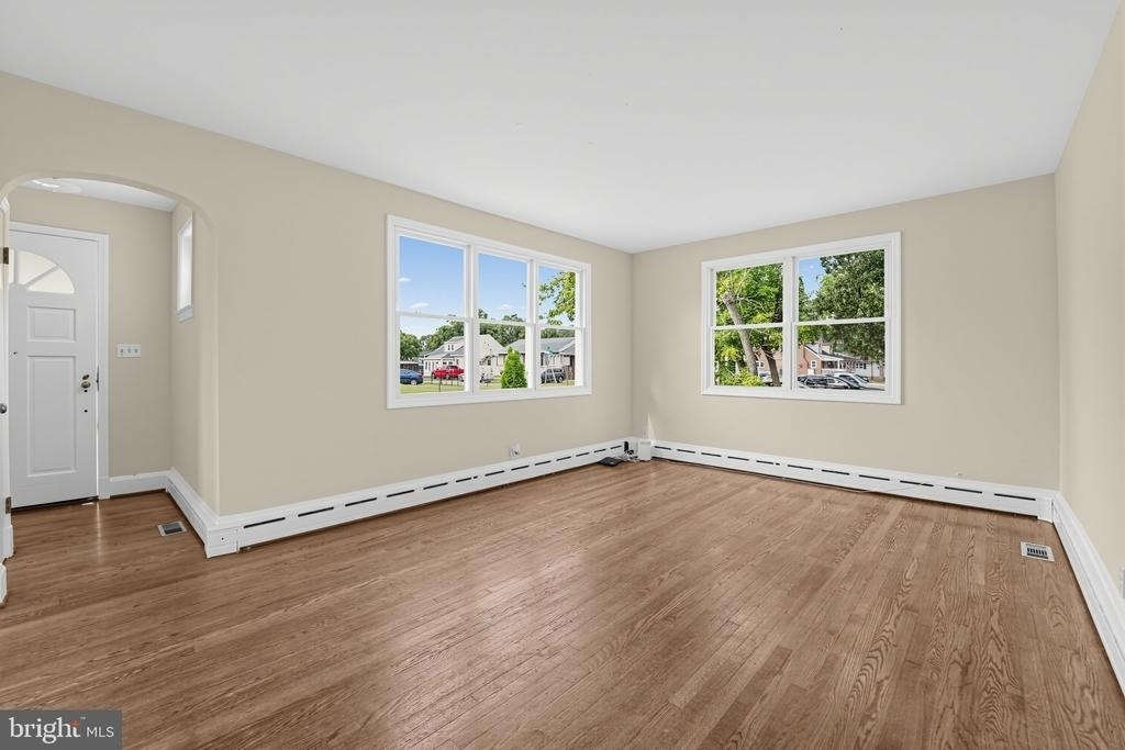 204 5th Avenue Sw - Photo 4