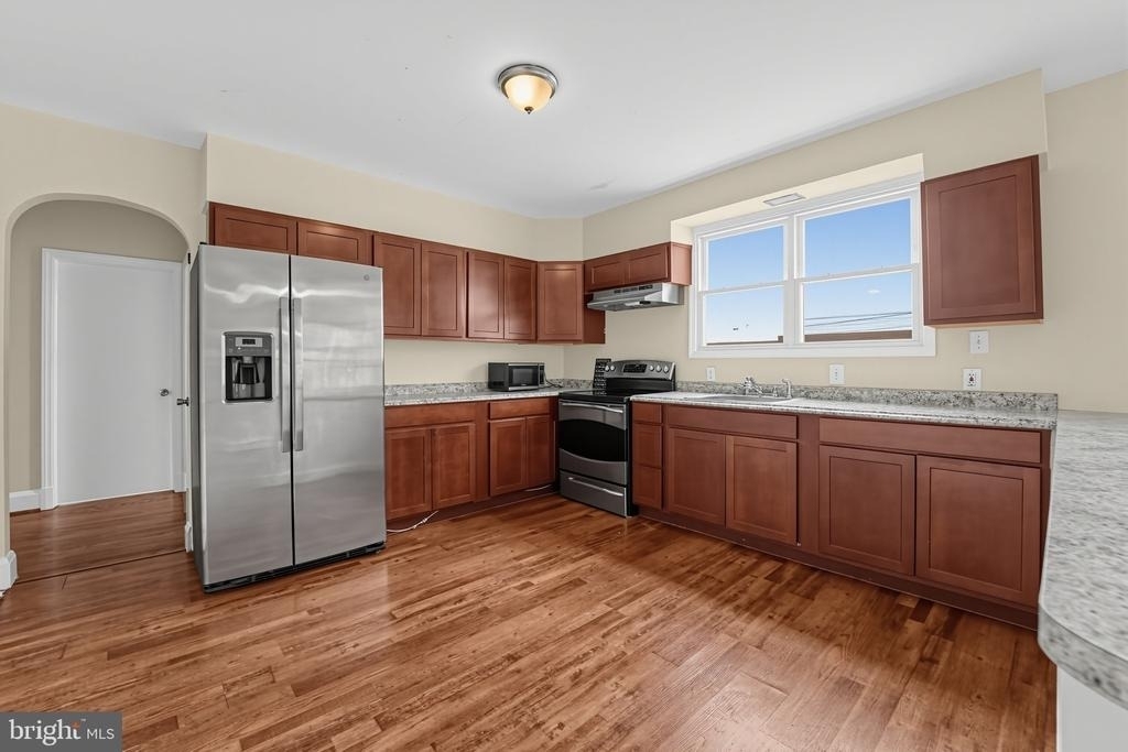 204 5th Avenue Sw - Photo 9
