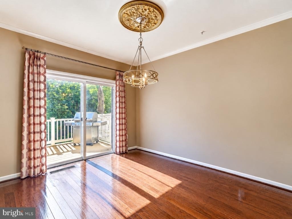7521 Calais Way - Photo 8