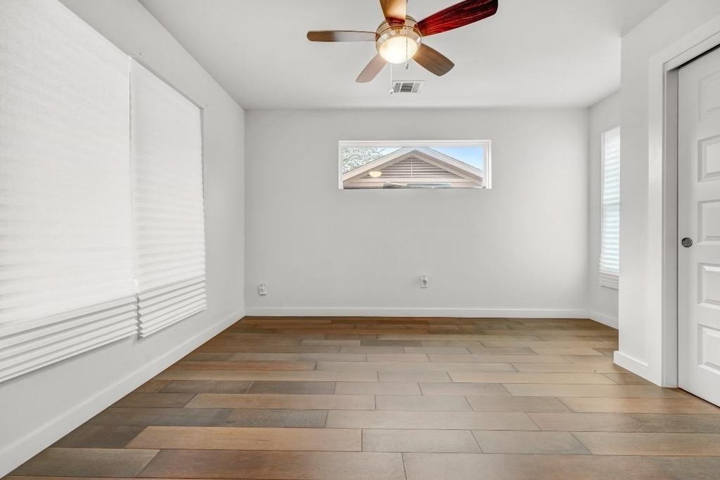 6406 Santos St - Photo 11