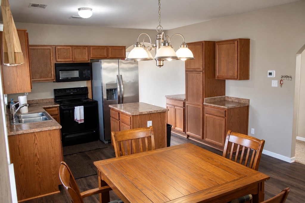 208 Shaw St - Photo 8