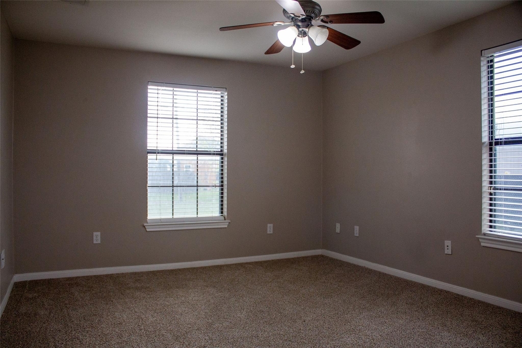 208 Shaw St - Photo 5