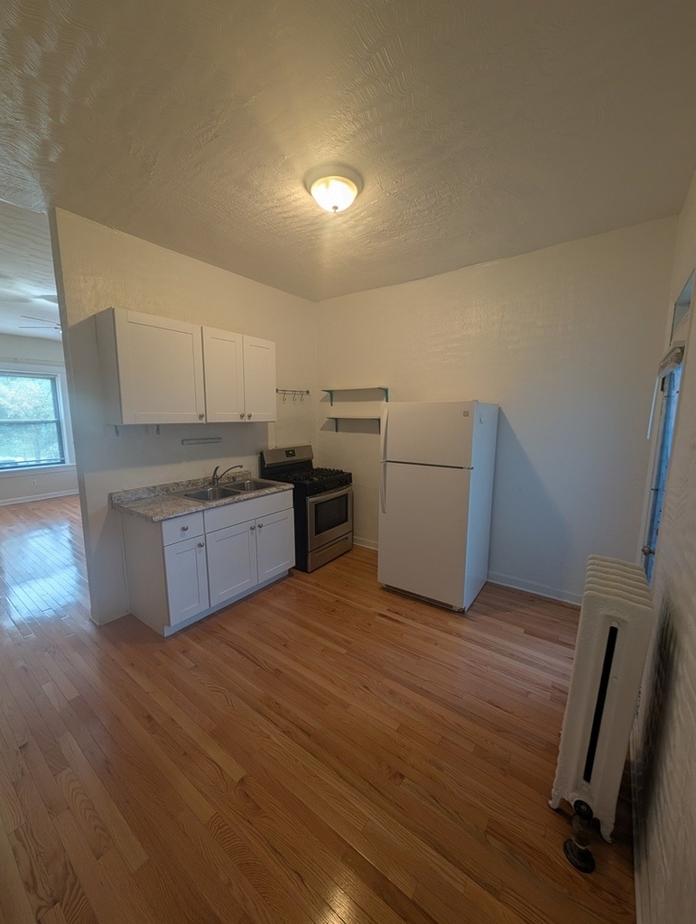 5616 N Winthrop Avenue - Photo 2