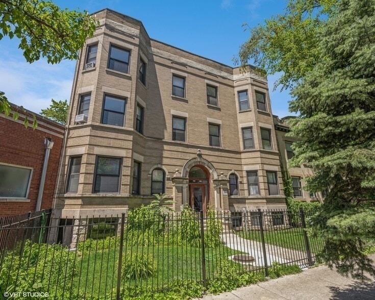 5616 N Winthrop Avenue - Photo 0