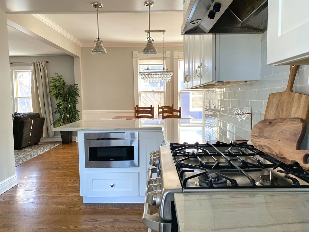 5243 Washington Street - Photo 3