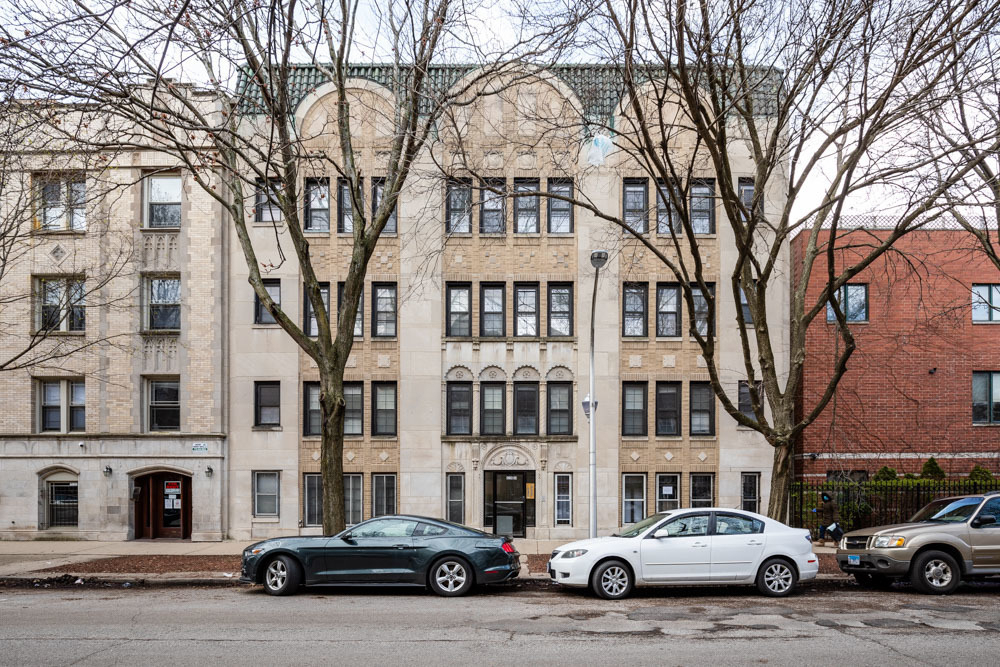 4236 N Kenmore Avenue - Photo 0