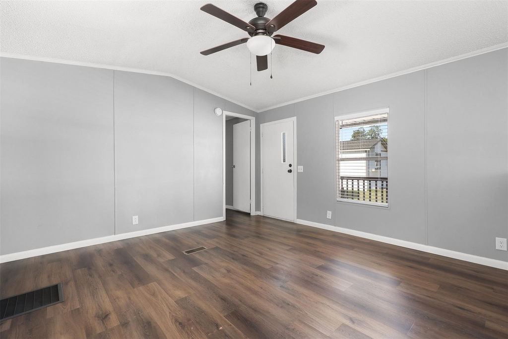 2222 N Austin Avenue - Photo 6