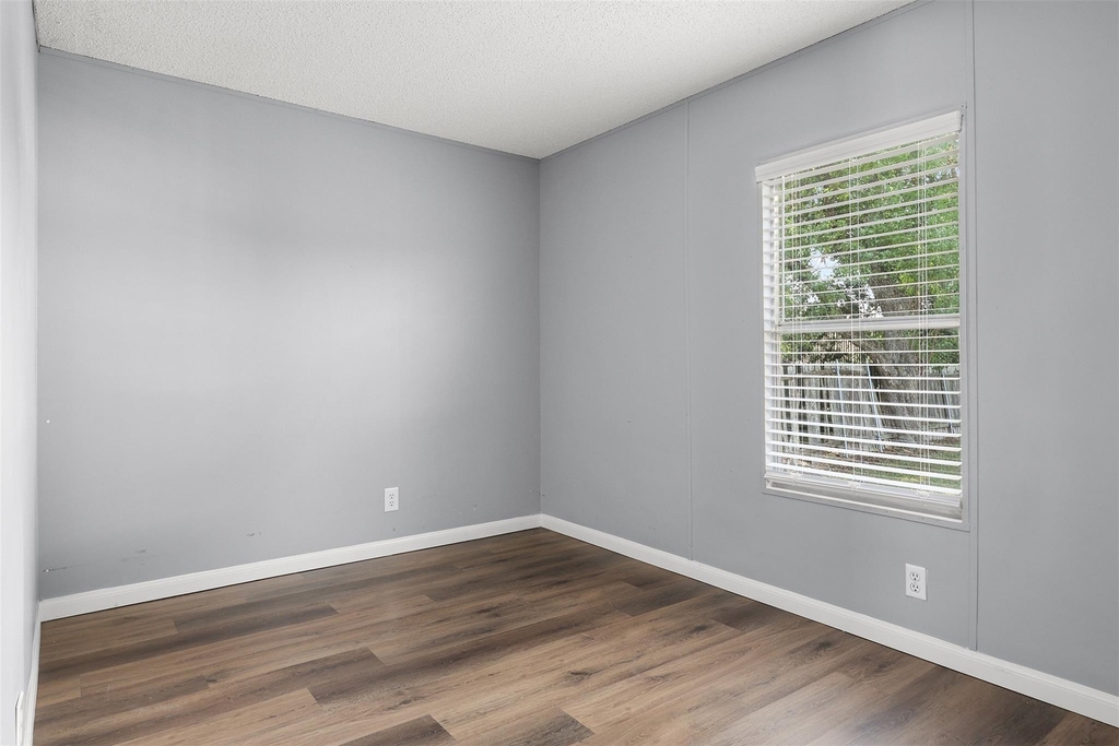 2222 N Austin Avenue - Photo 10