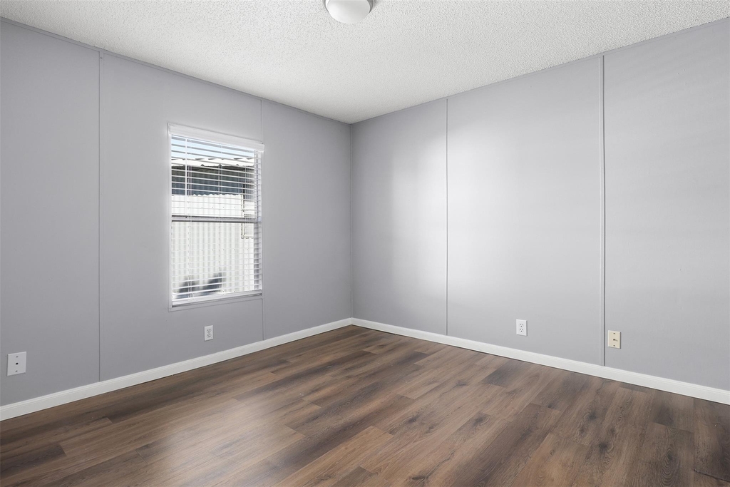 2222 N Austin Avenue - Photo 14