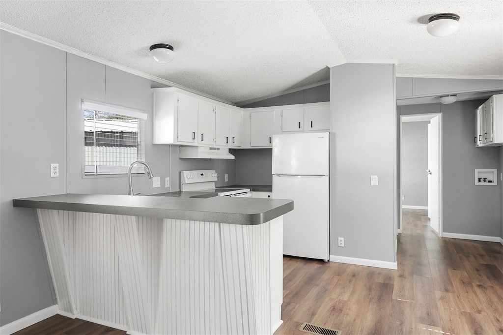 2222 N Austin Avenue - Photo 8