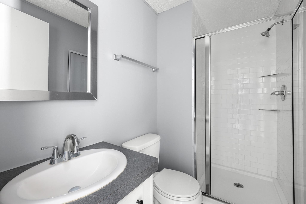 2222 N Austin Avenue - Photo 13