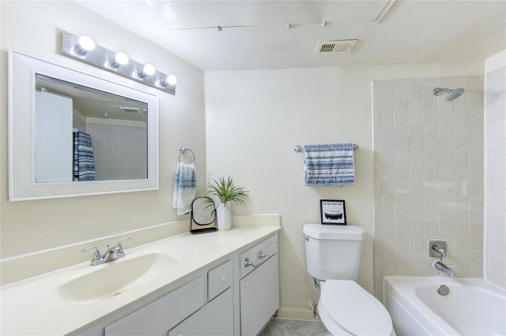 10811 Richmond Avenue - Photo 14