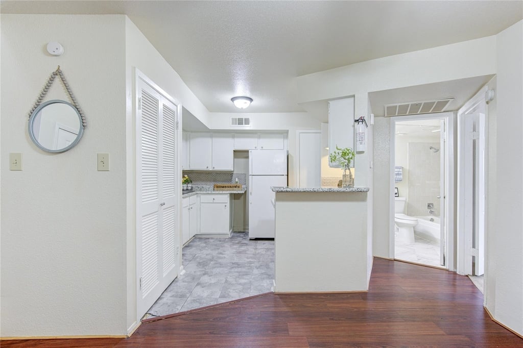 10811 Richmond Avenue - Photo 15