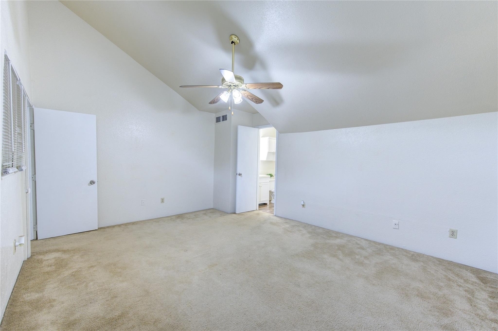10811 Richmond Avenue - Photo 10
