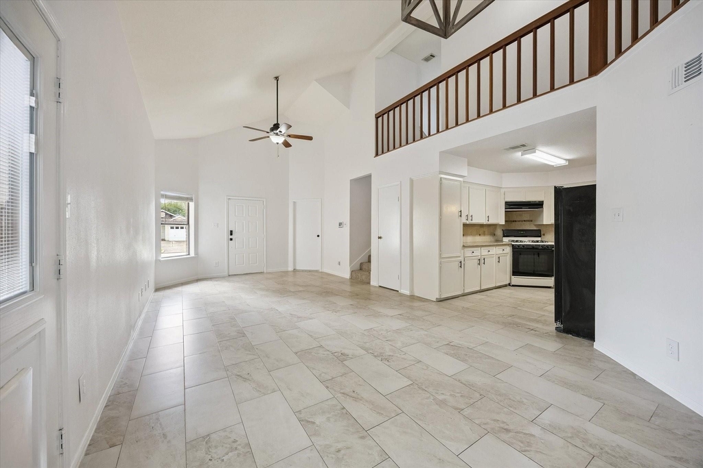 5813 Guadalupe Drive - Photo 3