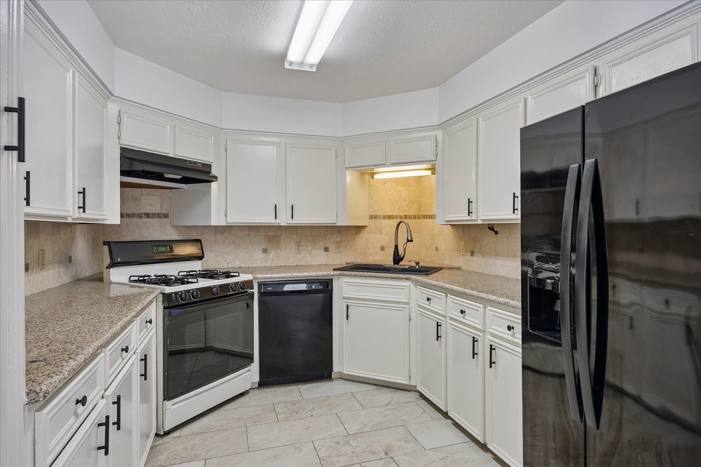 5813 Guadalupe Drive - Photo 5