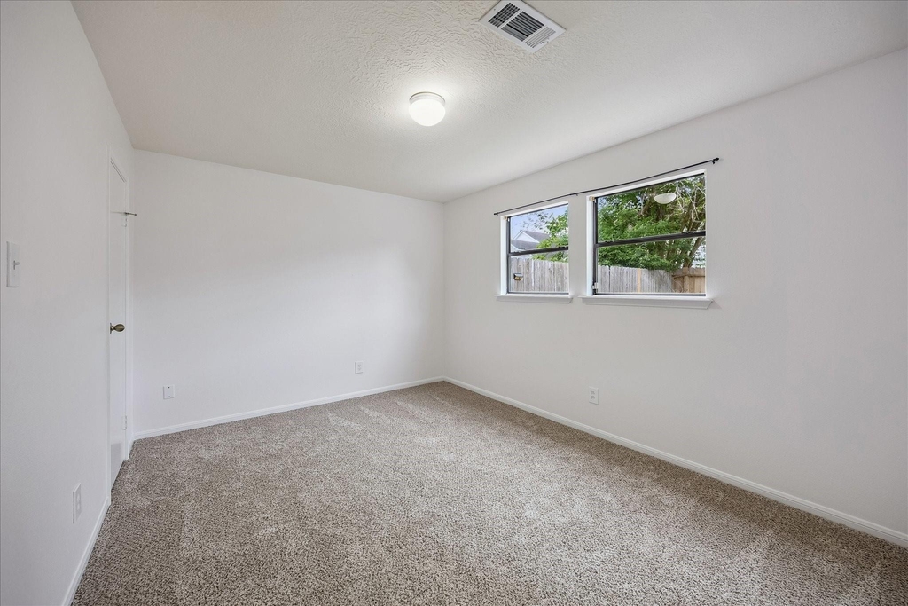 5813 Guadalupe Drive - Photo 9