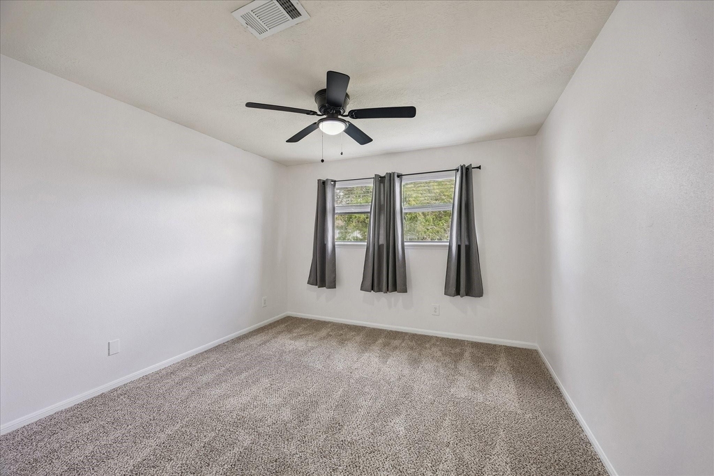 5813 Guadalupe Drive - Photo 7