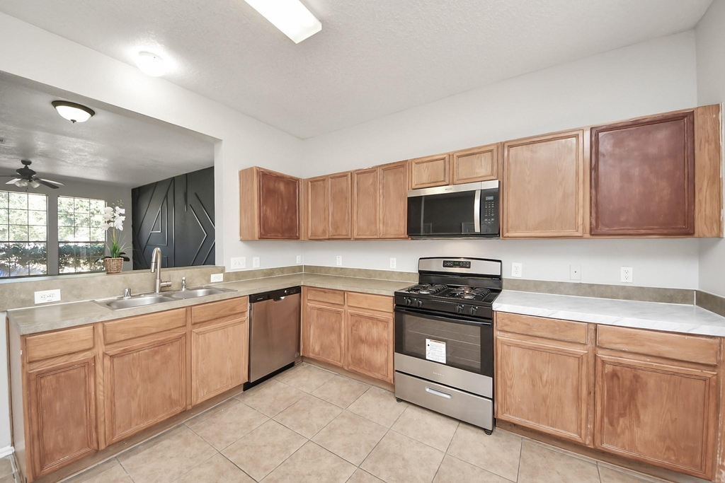 18719 S Lyford Drive - Photo 5