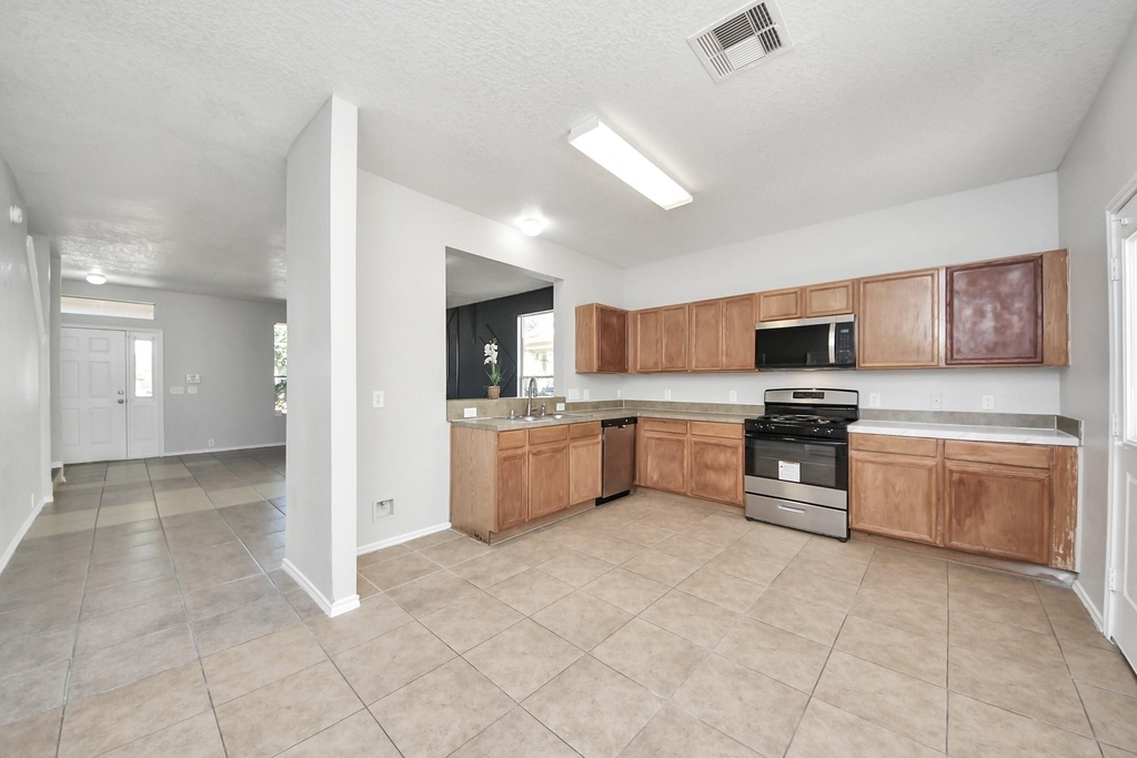 18719 S Lyford Drive - Photo 4