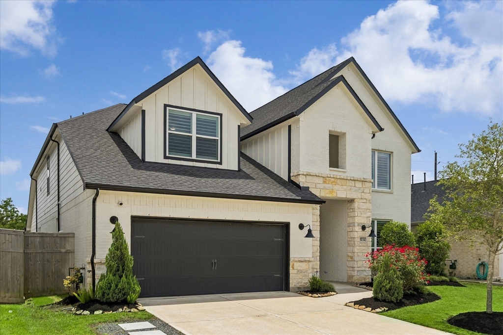 5134 Albany Shores Lane - Photo 0
