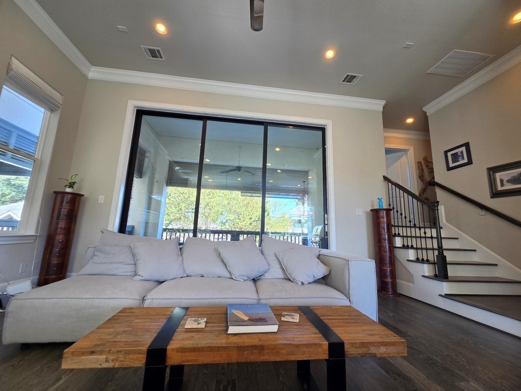 612 E 20th Street - Photo 6