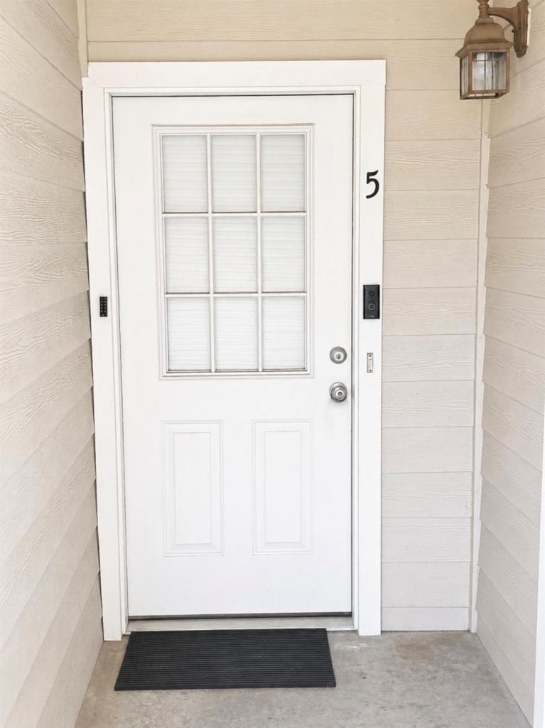 1602 Elgin Street - Photo 1