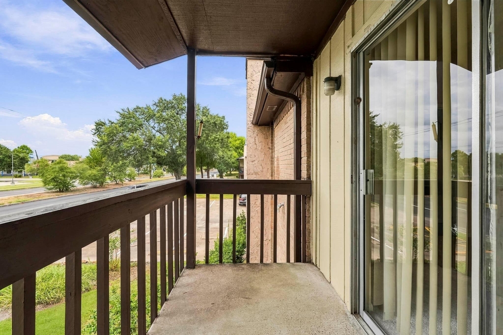 1500 Bay Area Boulevard - Photo 13
