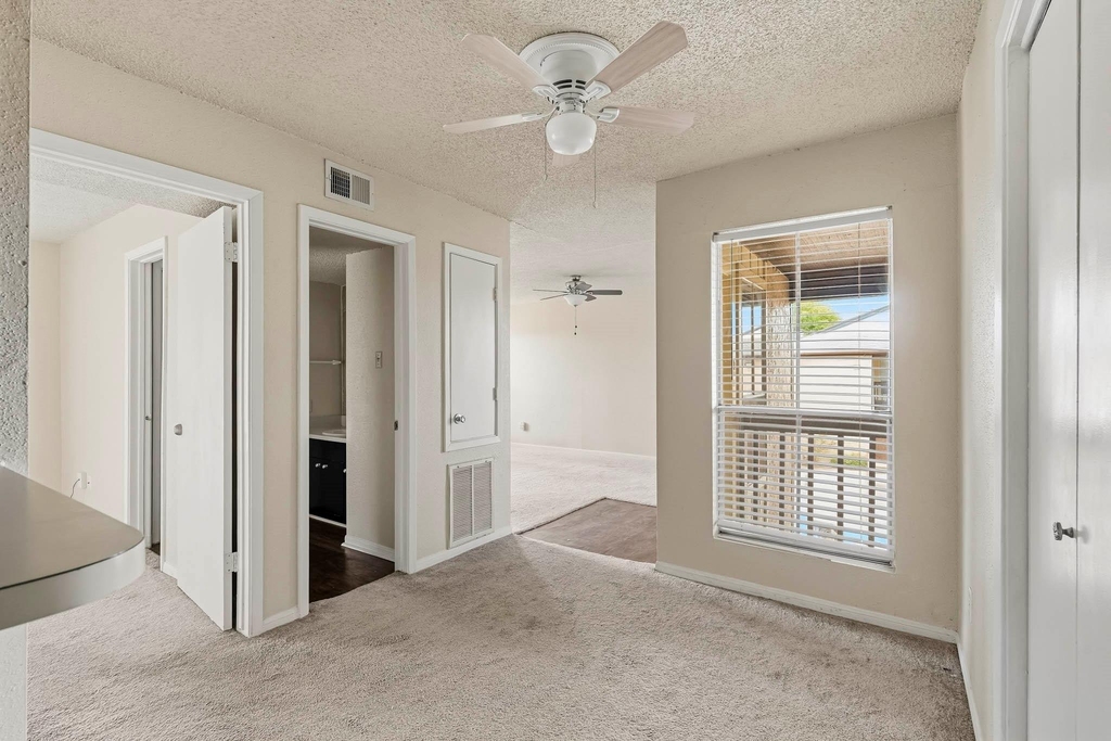 1500 Bay Area Boulevard - Photo 5