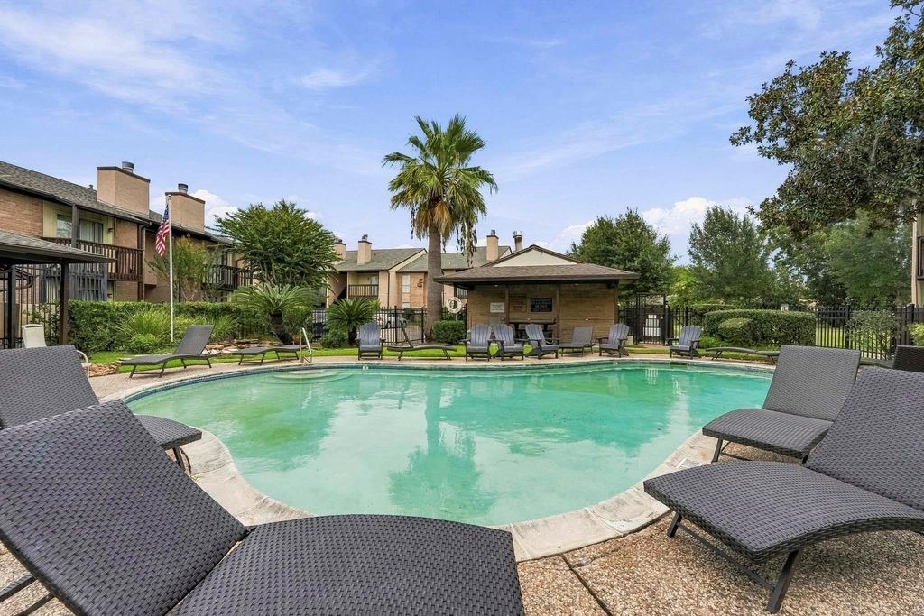 1500 Bay Area Boulevard - Photo 15