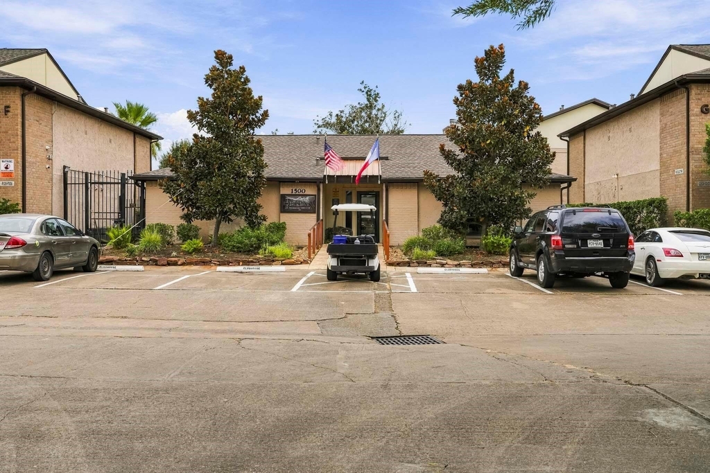 1500 Bay Area Boulevard - Photo 14