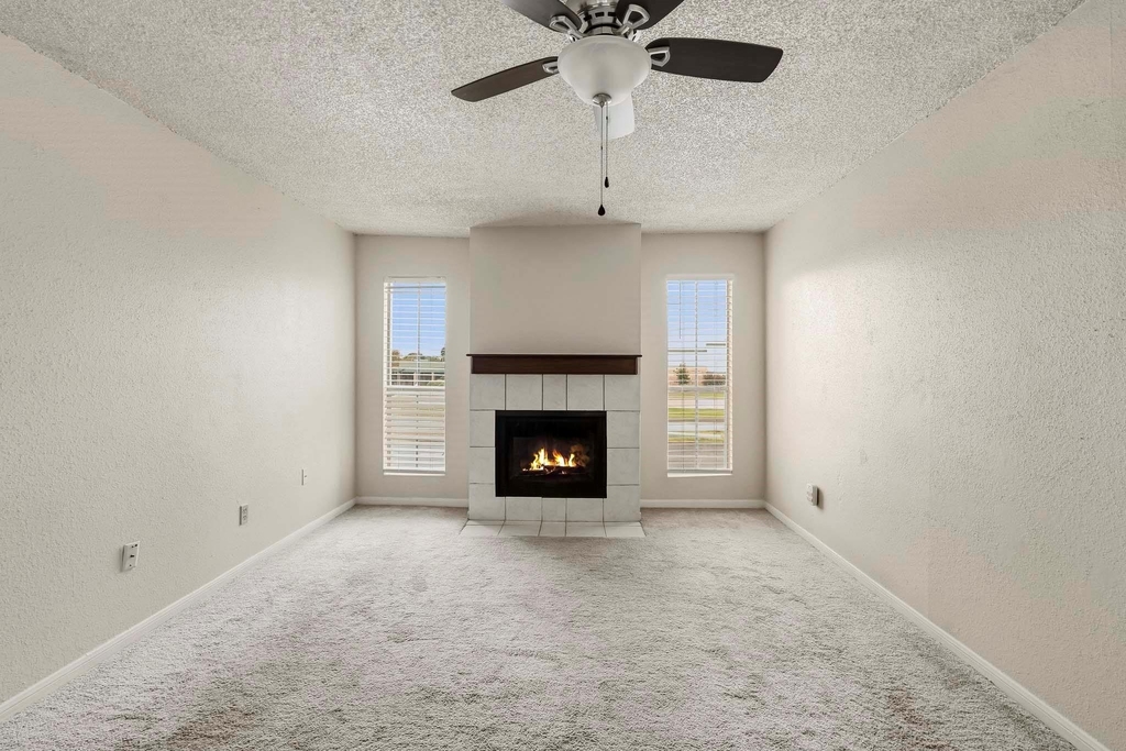 1500 Bay Area Boulevard - Photo 3