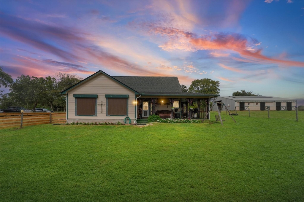 29381 Highway 6 - Photo 37