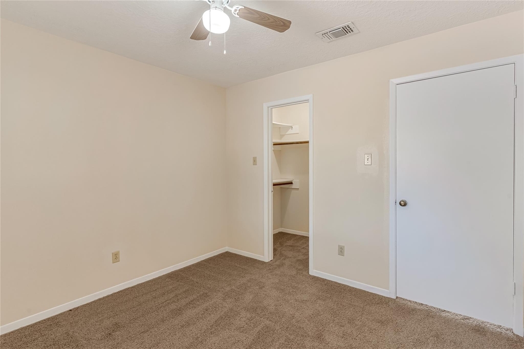 3727 Village Grove Drive - Photo 23