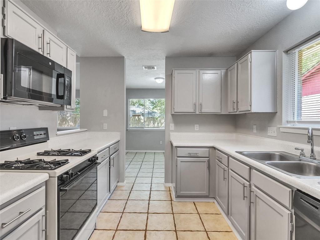 24006 Spring Gum Drive - Photo 11