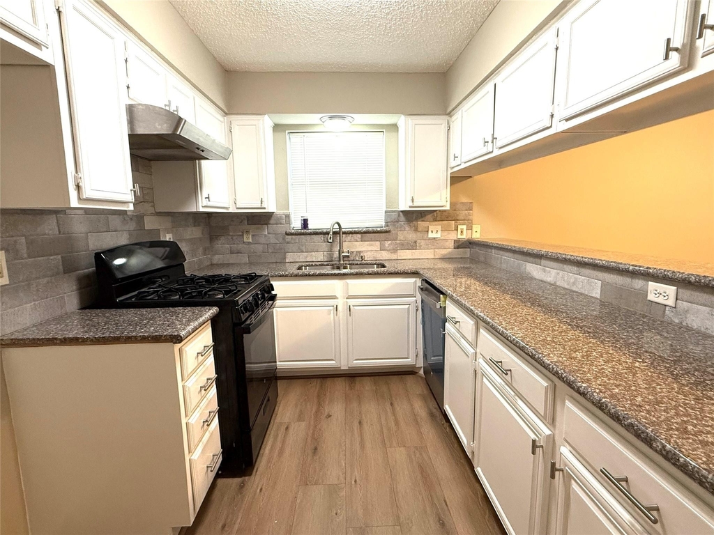3022 Mosby Drive - Photo 8