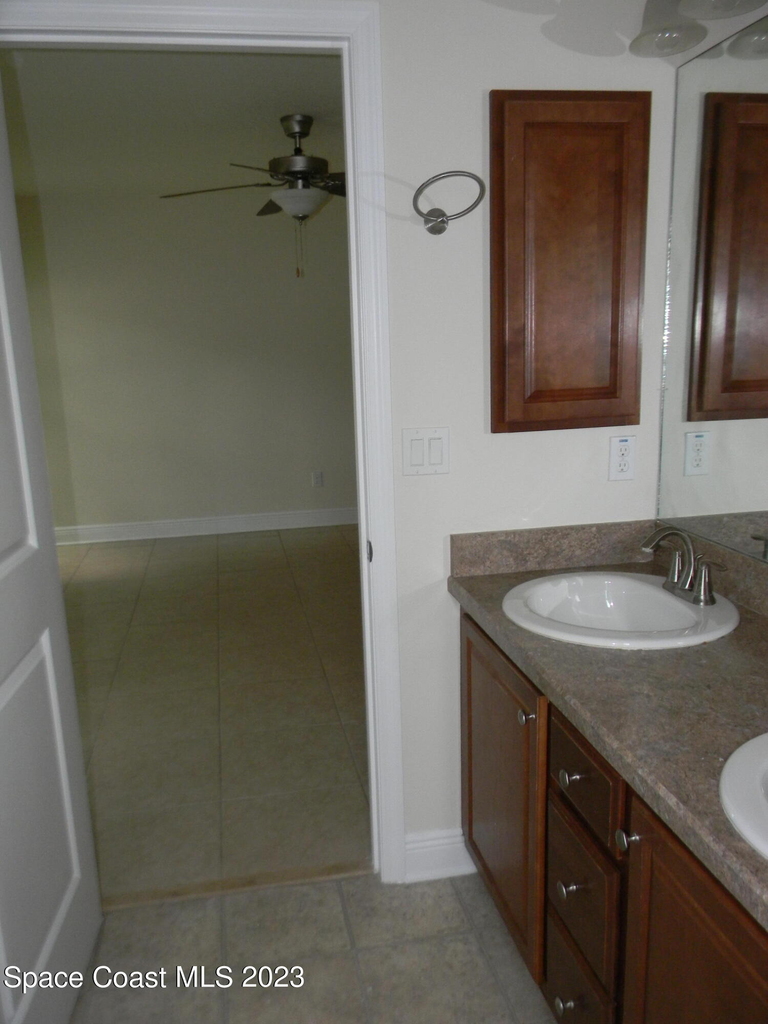 1576 Alaqua Way - Photo 18