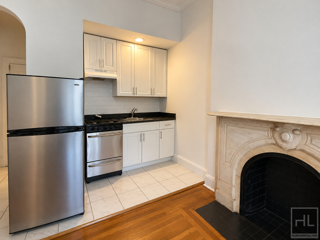 East 72 Street - Photo 2